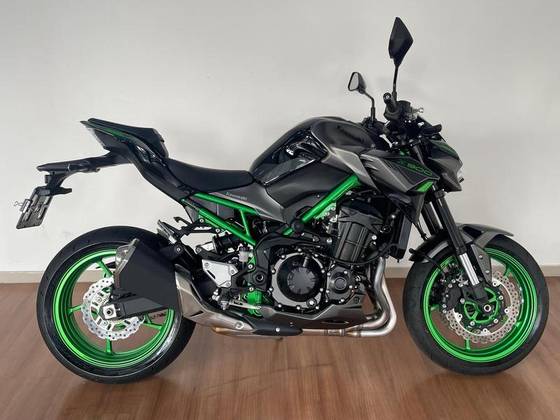 KAWASAKI Z900 KAWASAKI Z900